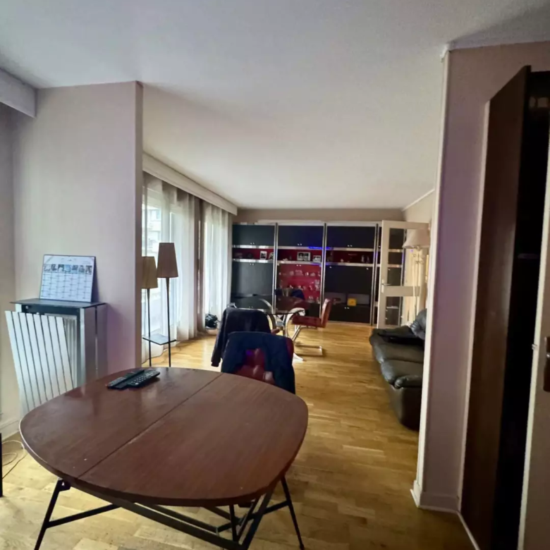 Séjour de l'appartement à vendre à Montreuil 93
