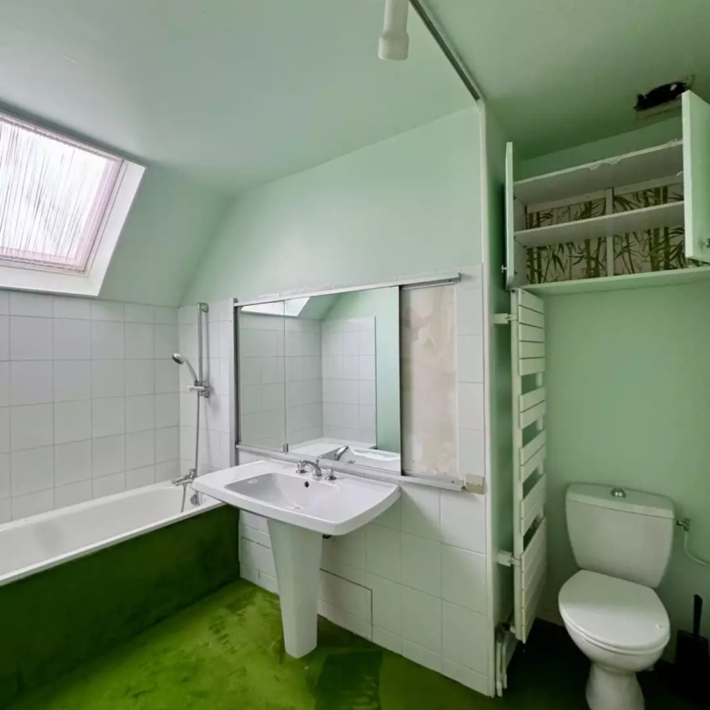 Salle de bain 2 de la maison à vendre à Chavenay