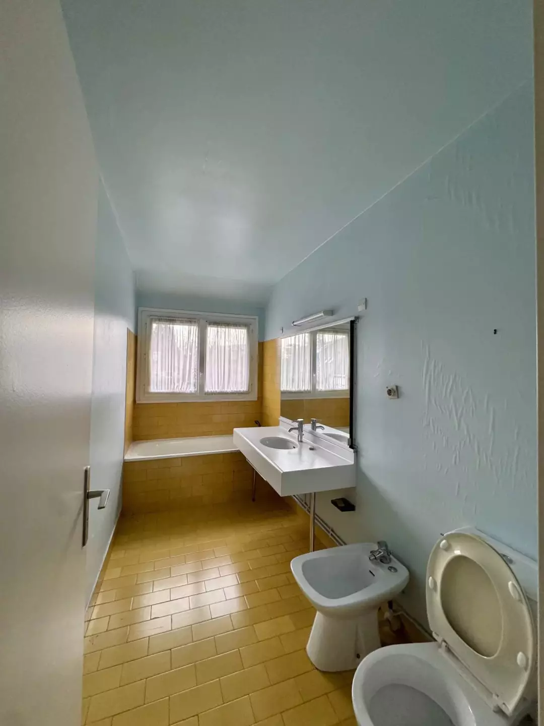 Salle de bain 3 de la maison à vendre à Chavenay