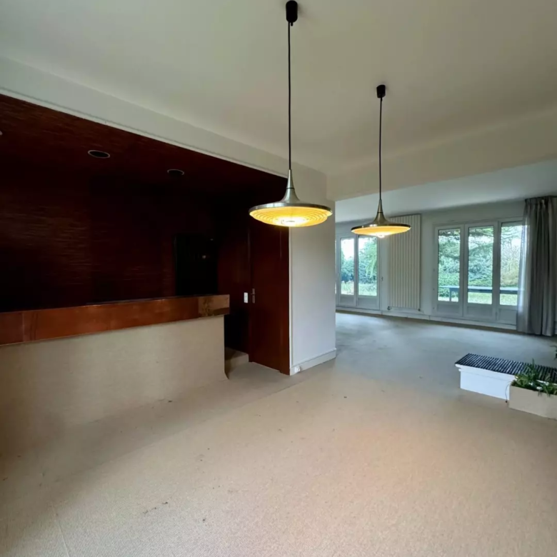 Séjour de la maison à vendre à Chavenay 78450