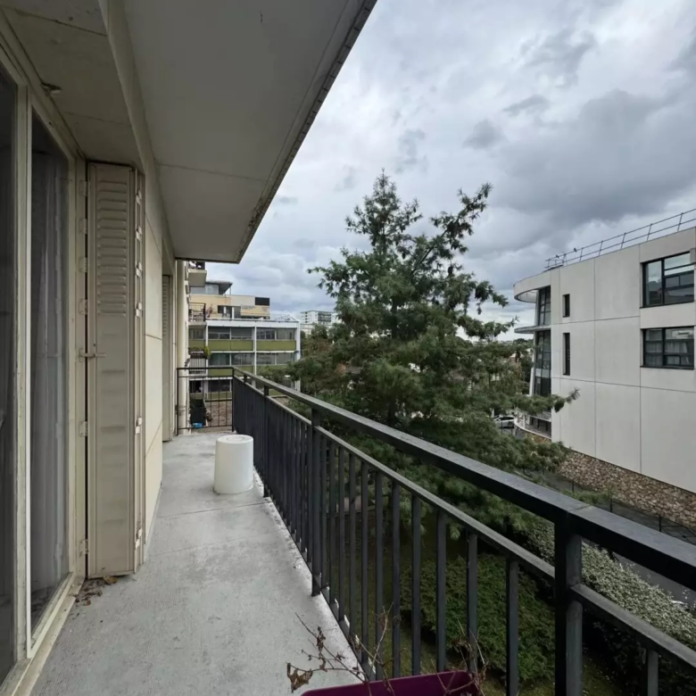 Balcon de l'appartement à vendre à Colombes 92