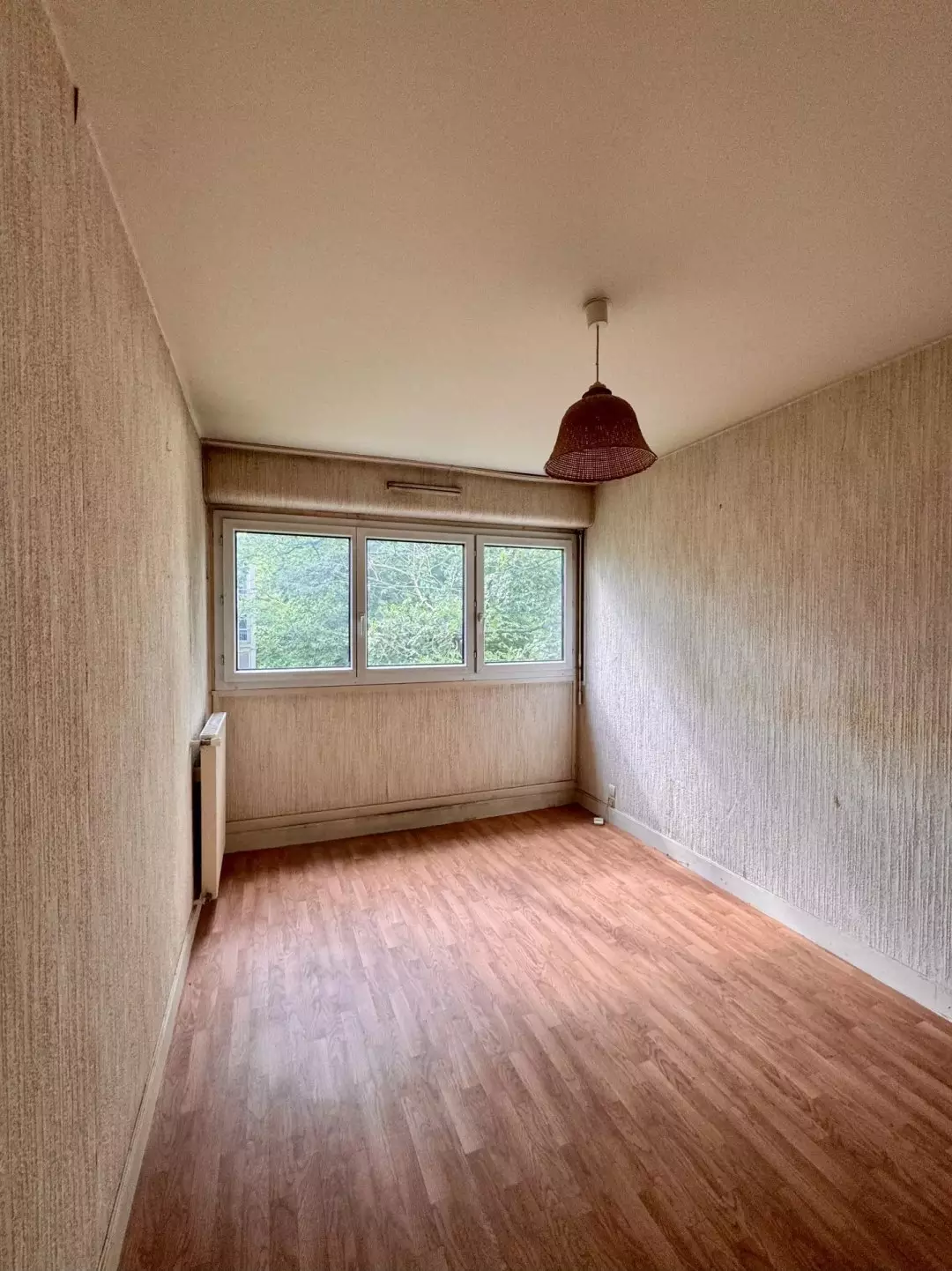 Chambre de l'appartement à Le Plessis-Robinson