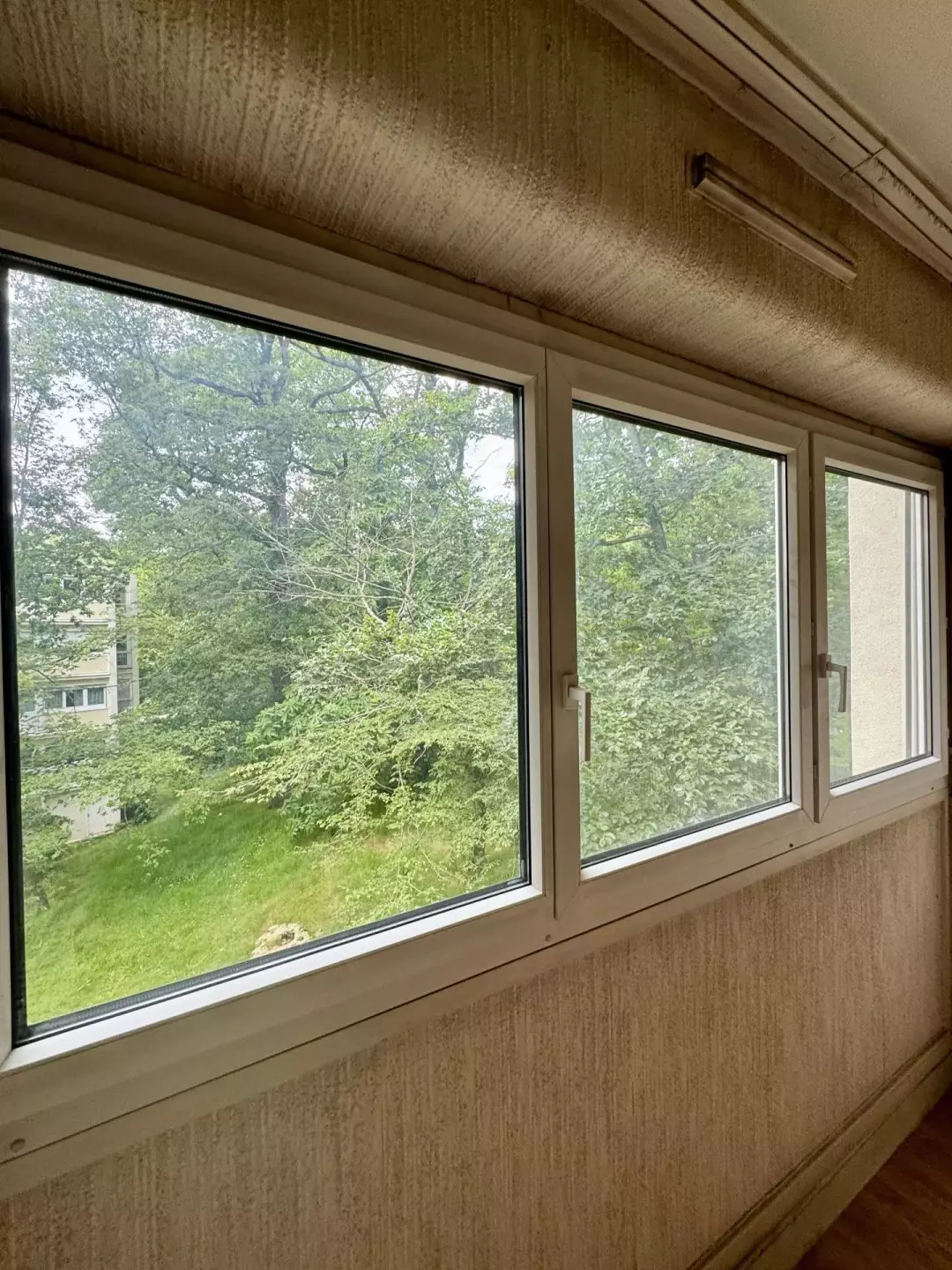 Vue extérieur depuis la chambre de l'appartement à vendre à Le Plessis-Robinson