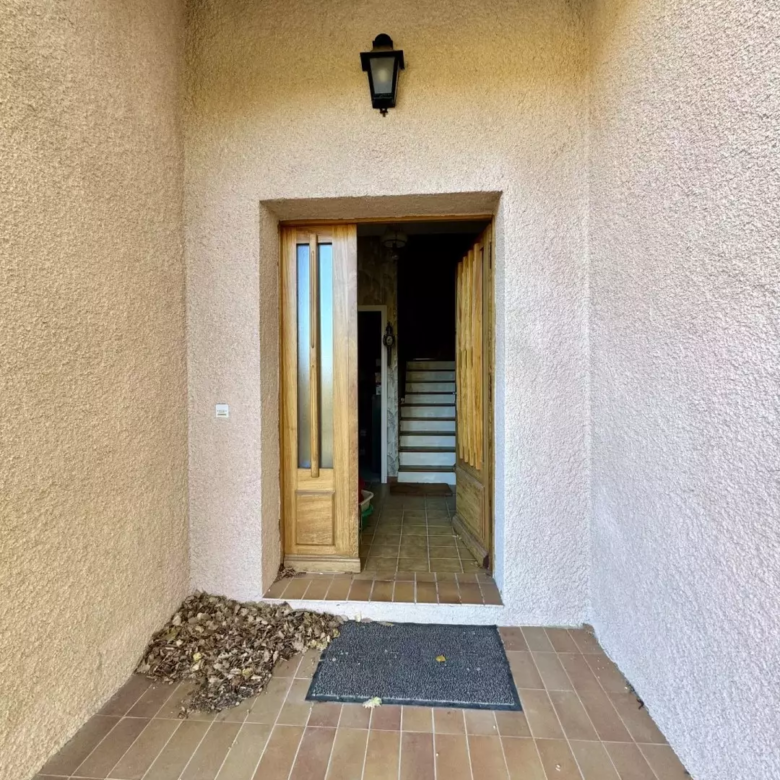 Entrée de la maison à vendre à Digne-les-Bains
