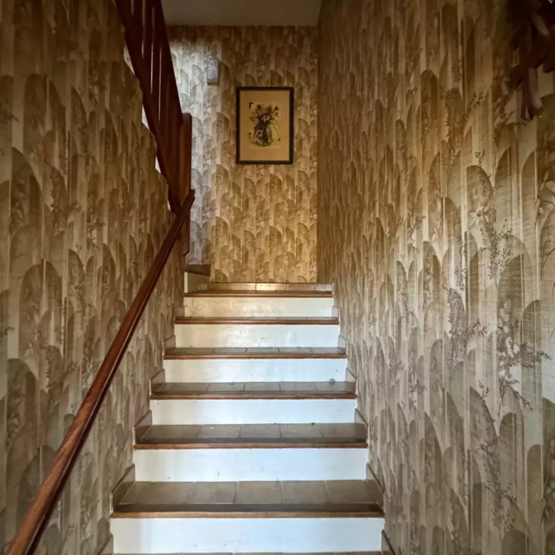escalier intérieur de la maison à vendre à Digne-les-Bains