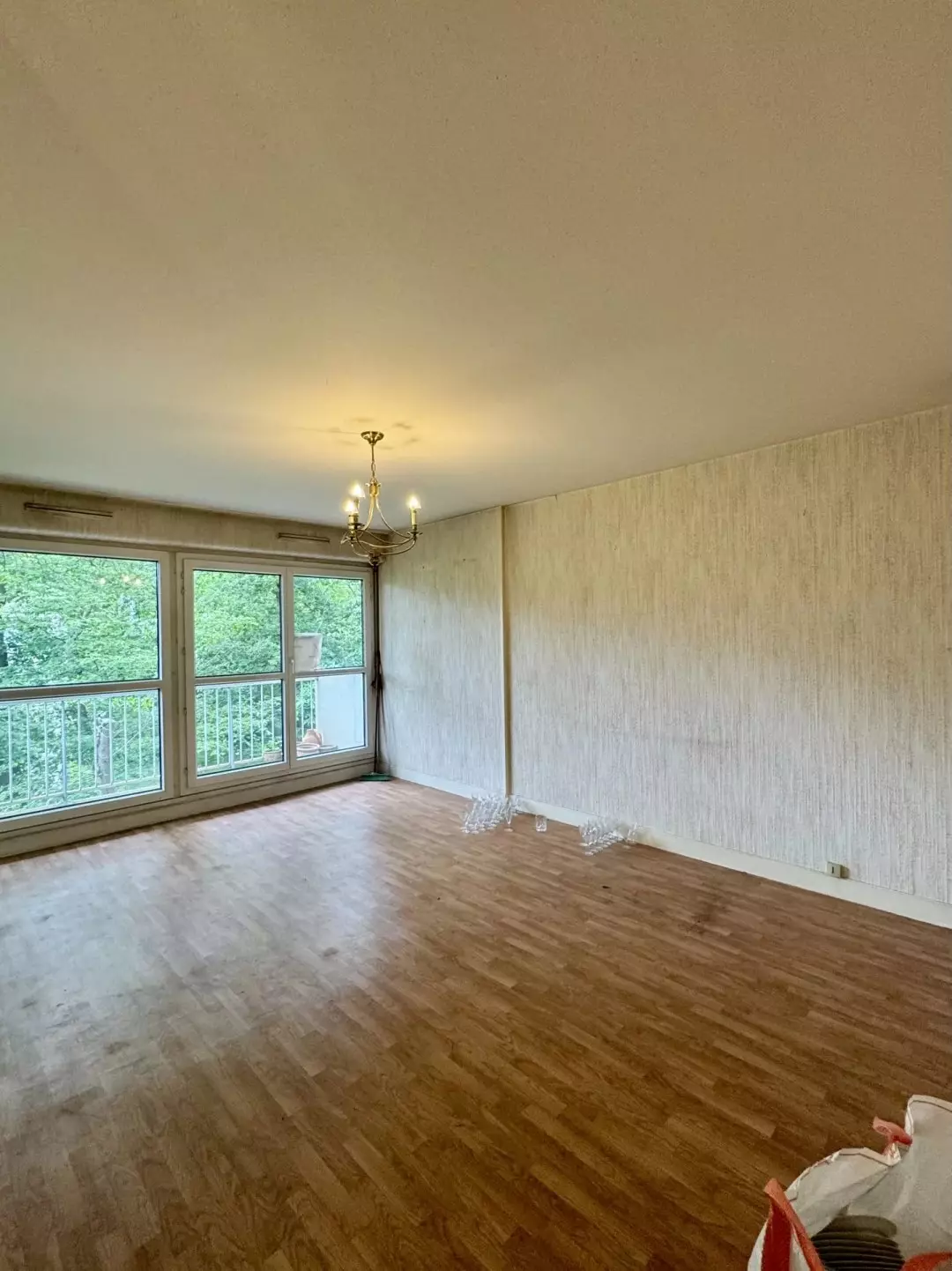 Séjour de l'appartement à vendre à Le Plessis-Robinson