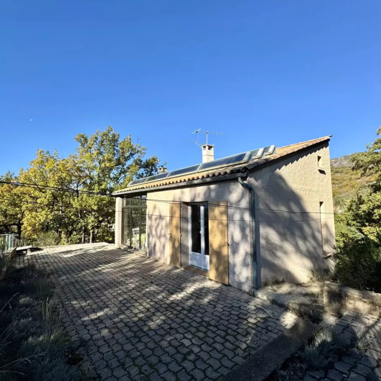 Vue extérieur du dernier étage de la maison à vendre à Digne-les-Bains