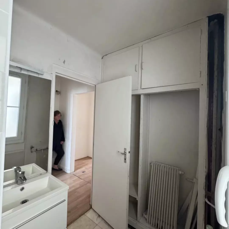 Salle d'eau de l'appartement à vendre à Asnieres-sur-Seine