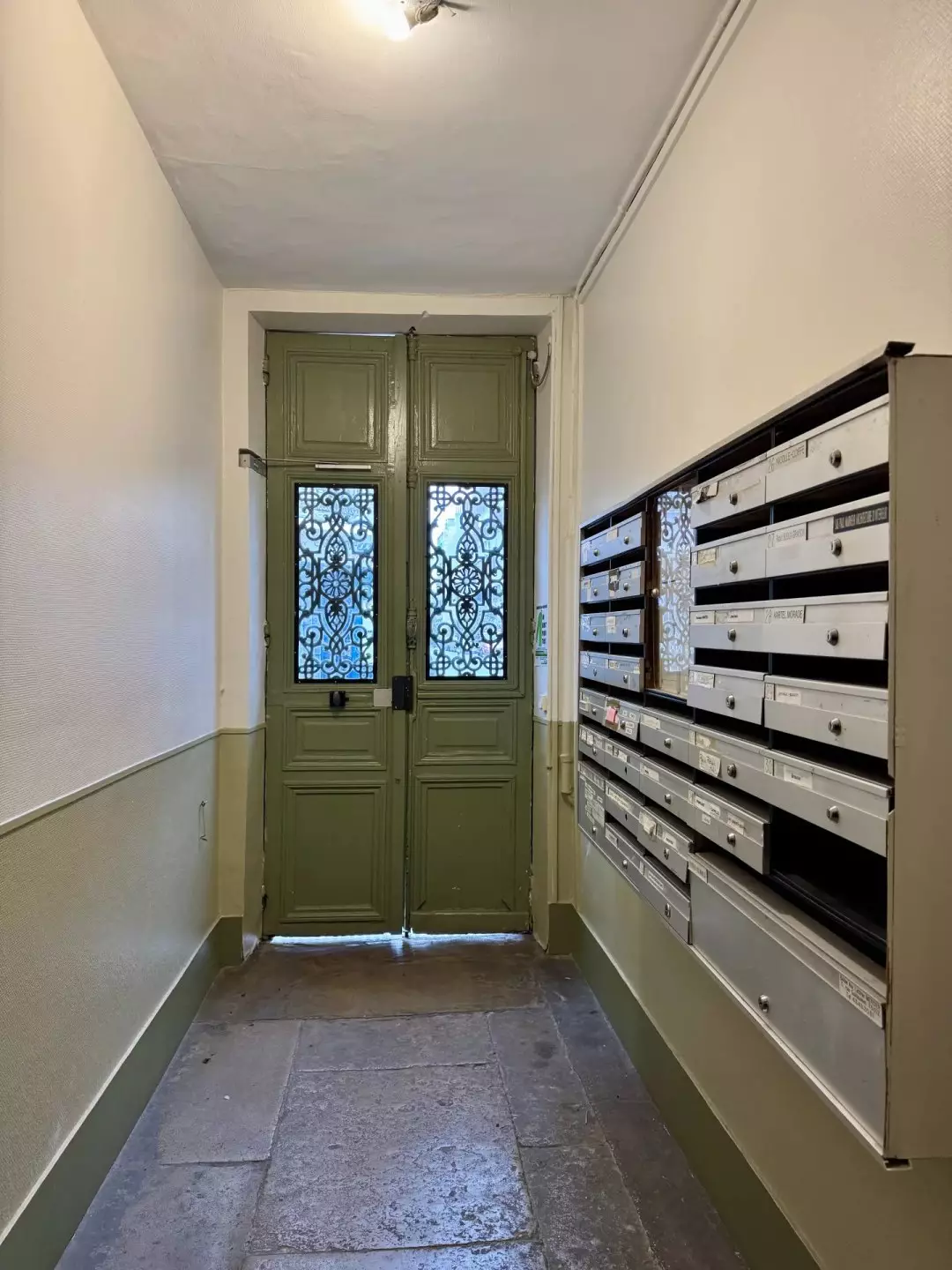 Studio Paris 15e - Entrée de l'immeuble